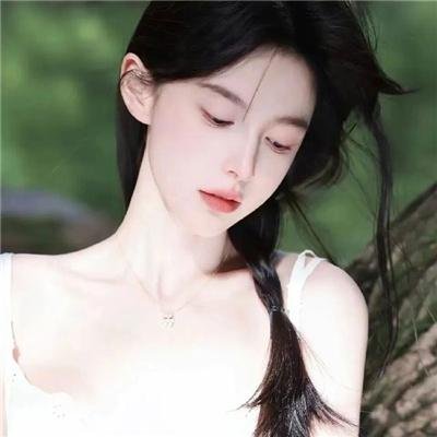 萝拉海报